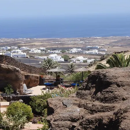 Castillo Lanzarote Bentley - Luxury -sleep In A Volcanic Cave *