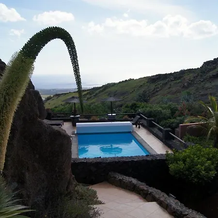 Castillo Lanzarote Bentley - Luxury -sleep In A Volcanic Cave Apartment Tias