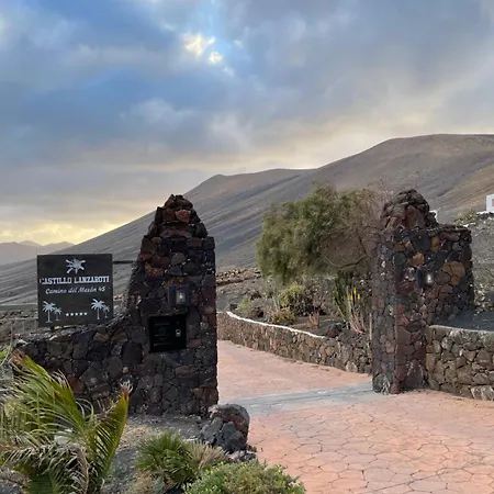 Apartment Castillo Lanzarote Bentley - Luxury -sleep In A Volcanic Cave *