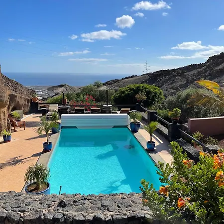 Castillo Lanzarote Bentley - Luxury -sleep In A Volcanic Cave * Tias