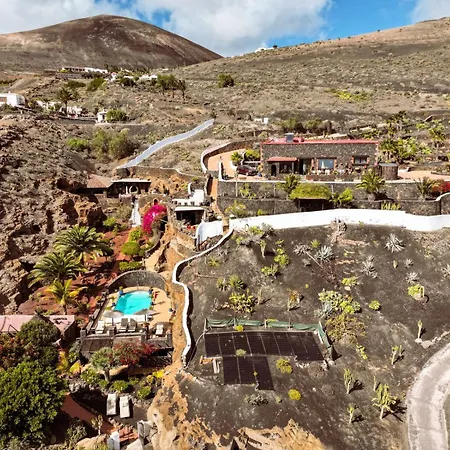 Apartment Castillo Lanzarote Bentley - Luxury -sleep In A Volcanic Cave *