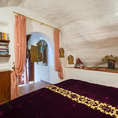 Apartment Castillo Lanzarote Bentley - Luxury -sleep In A Volcanic Cave Tias