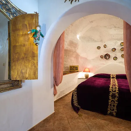 Apartment Castillo Lanzarote Bentley - Luxury -sleep In A Volcanic Cave