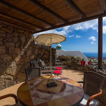 Apartment Castillo Lanzarote Bentley - Luxury -sleep In A Volcanic Cave Tias