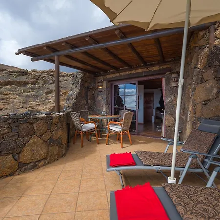 Apartment Castillo Lanzarote Bentley - Luxury -sleep In A Volcanic Cave