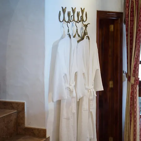 Apartment Castillo Lanzarote Bentley - Luxury -sleep In A Volcanic Cave