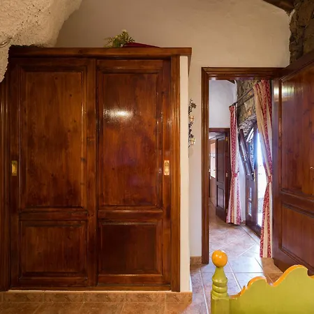 Apartment Castillo Lanzarote Bentley - Luxury -sleep In A Volcanic Cave