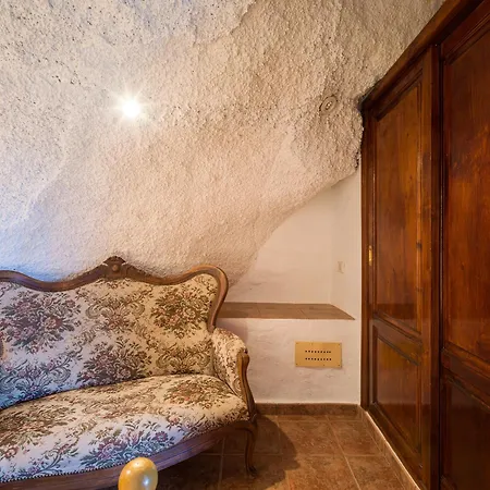 Castillo Lanzarote Bentley - Luxury -sleep In A Volcanic Cave Apartment Tias