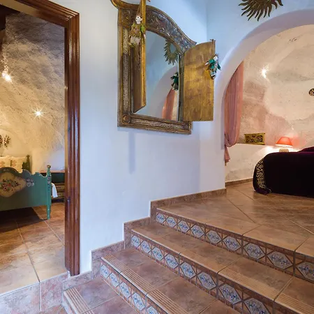 Castillo Lanzarote Bentley - Luxury -sleep In A Volcanic Cave Tias