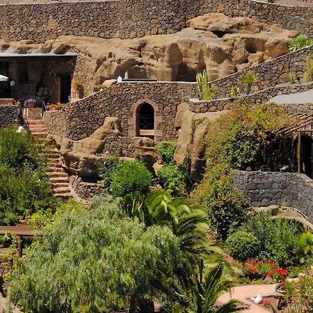 Castillo Lanzarote Bentley - Luxury -sleep In A Volcanic Cave * Tias