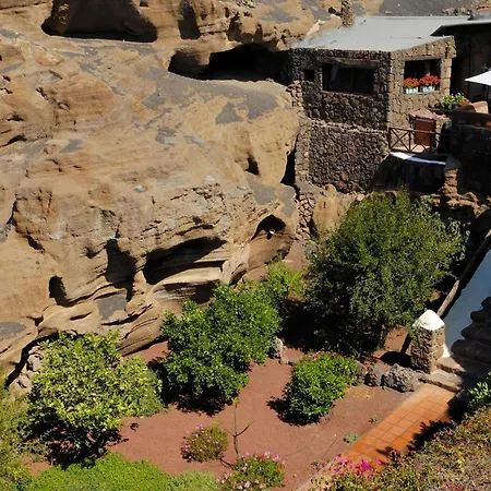 Castillo Lanzarote Bentley - Luxury -sleep In A Volcanic Cave Apartment