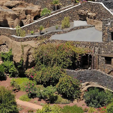 Apartment Castillo Lanzarote Bentley - Luxury -sleep In A Volcanic Cave