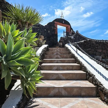 Apartment Castillo Lanzarote Bentley - Luxury -sleep In A Volcanic Cave *