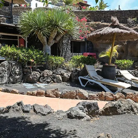 Castillo Lanzarote Bentley - Luxury -sleep In A Volcanic Cave