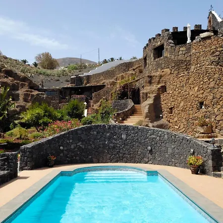 Apartment Castillo Lanzarote Bentley - Luxury -sleep In A Volcanic Cave